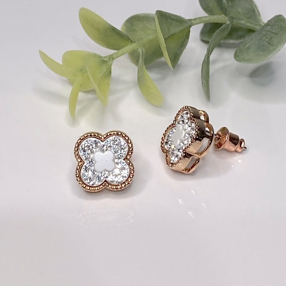 NEW Rose Gold Crystal Clover Earrings - Picture 1 of 5